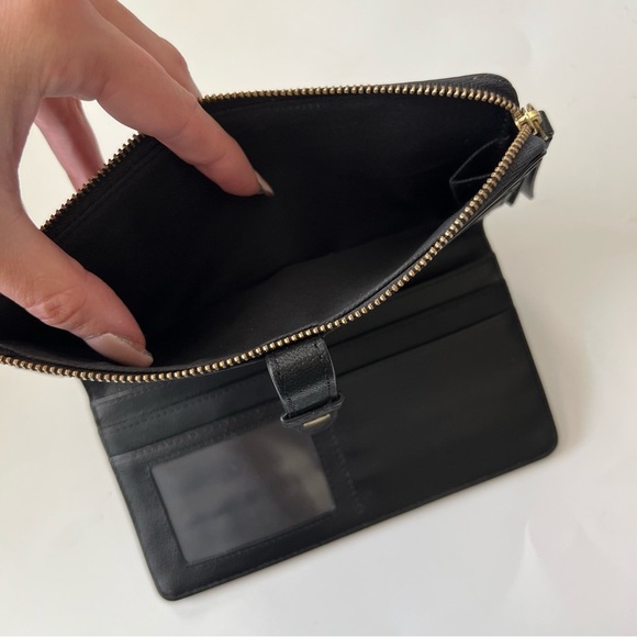 Fossil Fiona Tab Clutch Black Leather Wallet w/ Gold Hardware - Picture 7 of 7